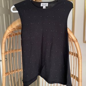 Black dot top